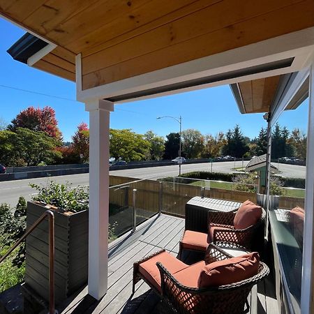 Green Lake 1St Line Home A With Central Air Conditioners Seattle Exteriör bild