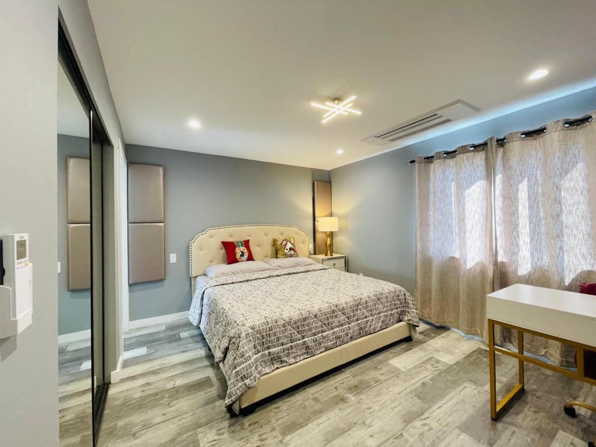 Green Lake 1St Line Home A With Central Air Conditioners Seattle Exteriör bild