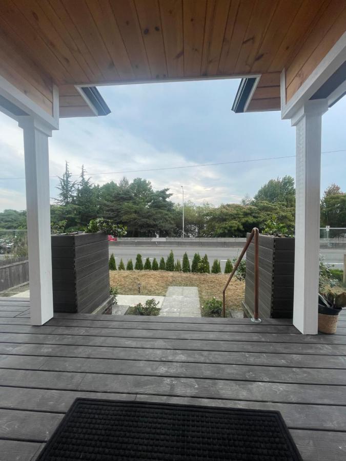 Green Lake 1St Line Home A With Central Air Conditioners Seattle Exteriör bild